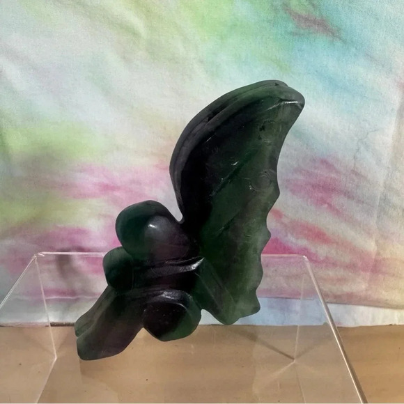 Green Fluorite Fairy Carving - Picture 2 of 2